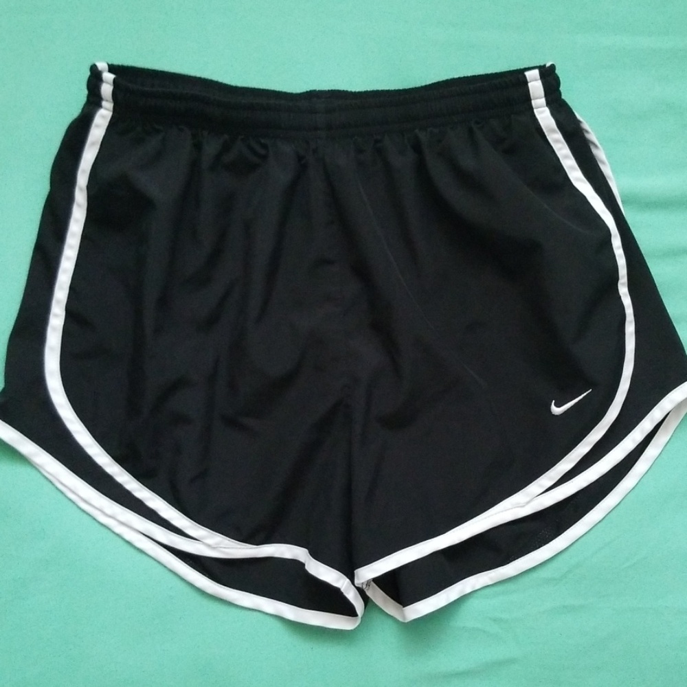 NIKE TEMPO SHORTS